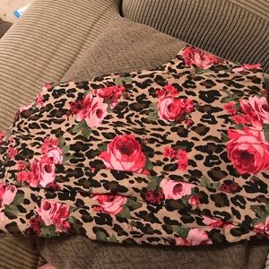 Torrid leopard rose leggings-sold out